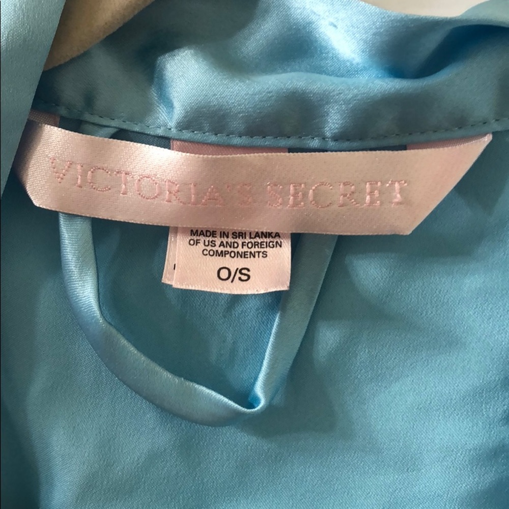 Victoria Secret Robe - Picture 2 of 3